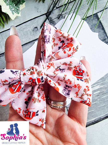 Festive Friends tie knot bows